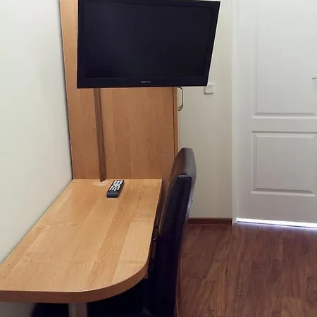 Al-tour Проживання в сім'ї *